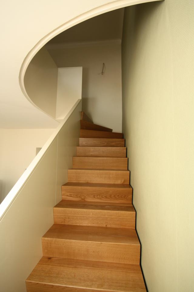 Les escaliers tournants contemporain en forme de Z gembloux