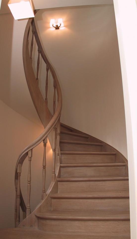 escalier hélicoïdal avec noyau évidé elliptique