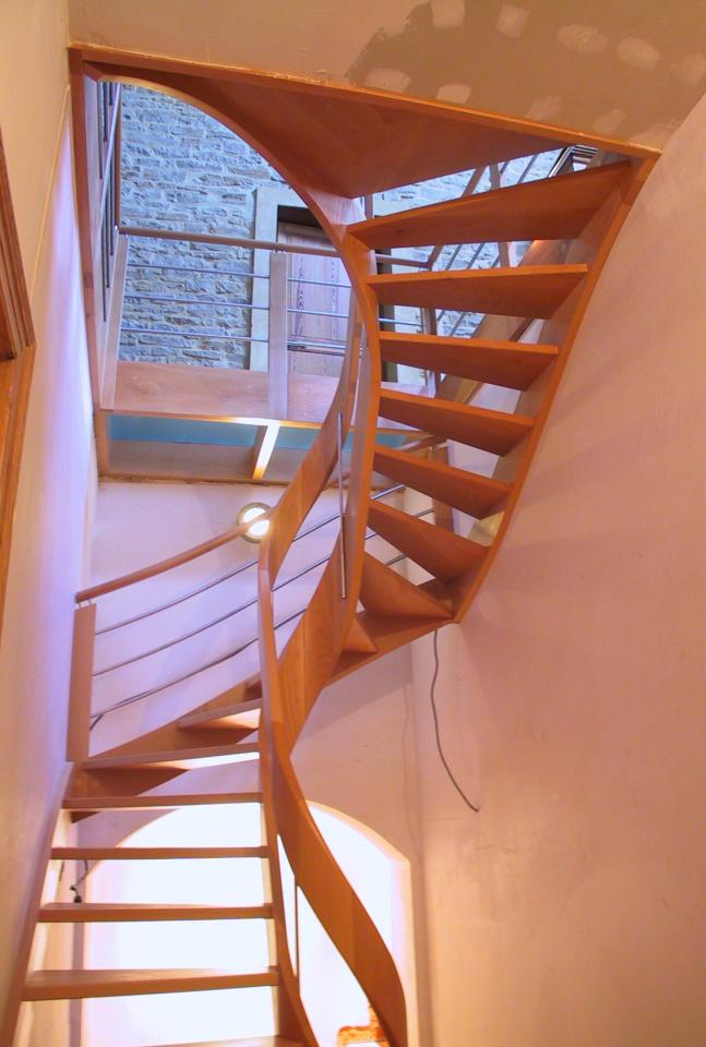 escalier hélicoïdal avec noyau ovale arlon